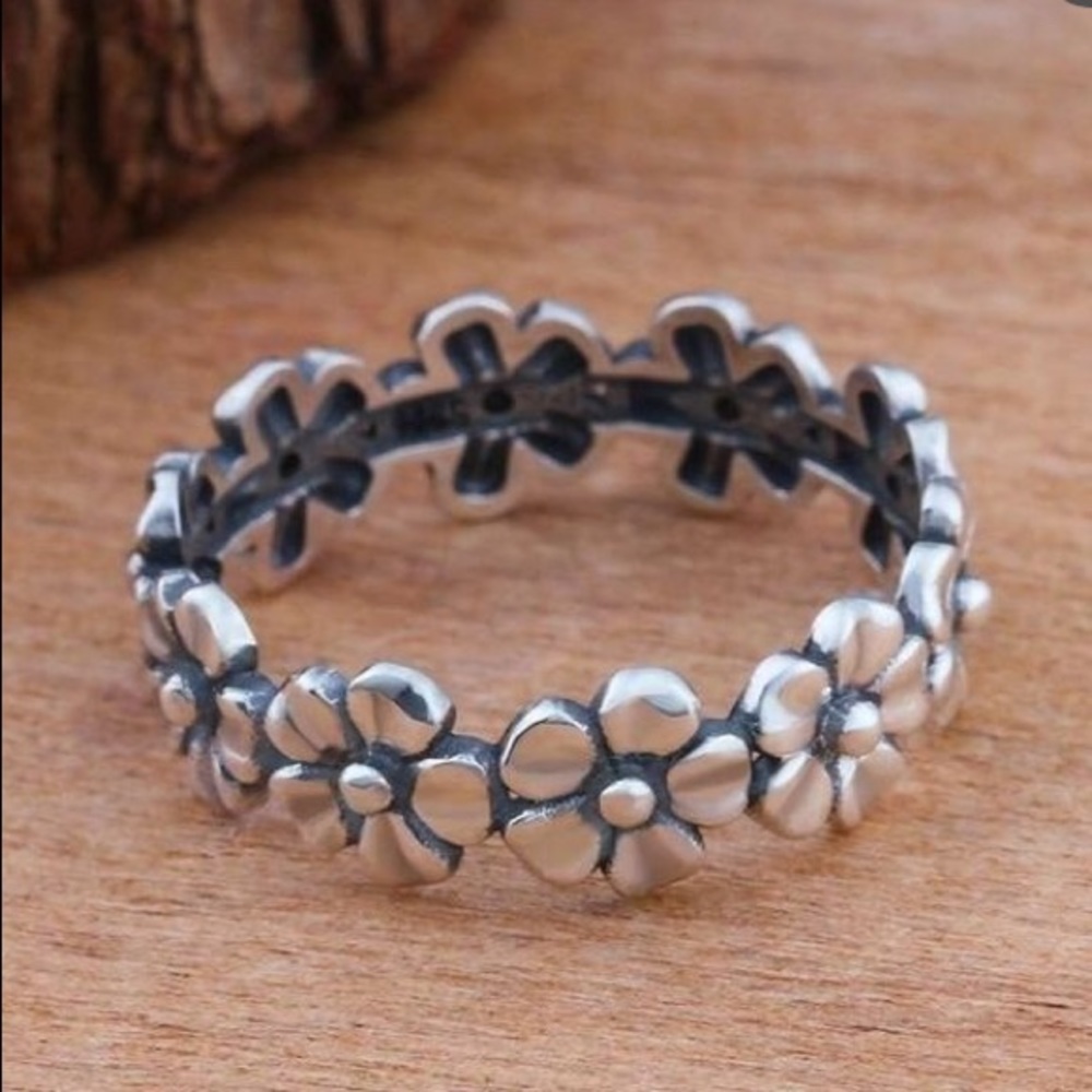 Silver Floral Band - Picture 4 of 4